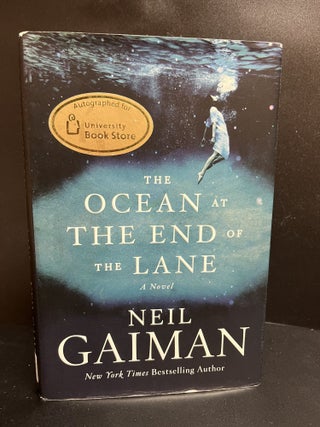 Item #7784 The Ocean at the End of the Lane. Neil Gaiman